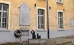 Gedenkstein am früheren Sammellager in Mechelen